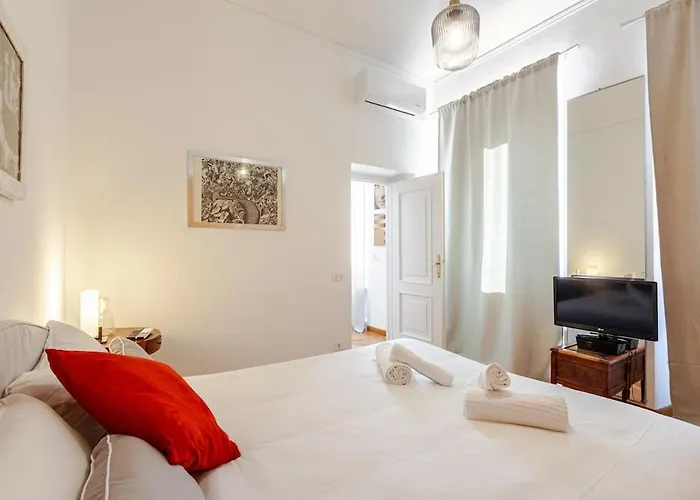 Apartament Luxury Penthouse With Terrace By Spanish Steps